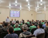 Coagru realiza reunião de planejamento da safra de milho com equipe de transportes
