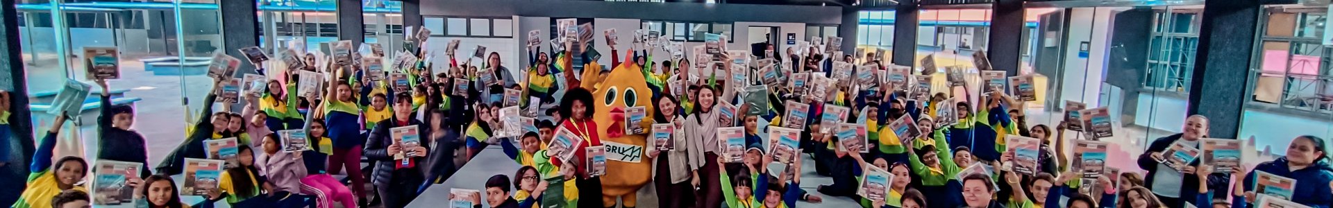 Coagru e CooperMulher promovem educação financeira com entrega de cartilhas em Campina da Lagoa