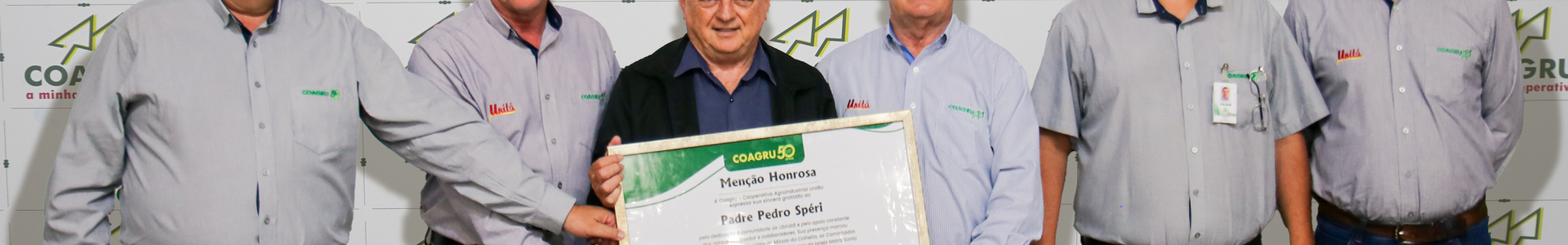 Coagru entrega Menção Honrosa ao Padre Pedro Spéri