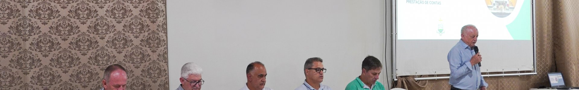 Coagru participa de reunião e visita guiada na Paróquia Santo Antônio de Ubiratã
