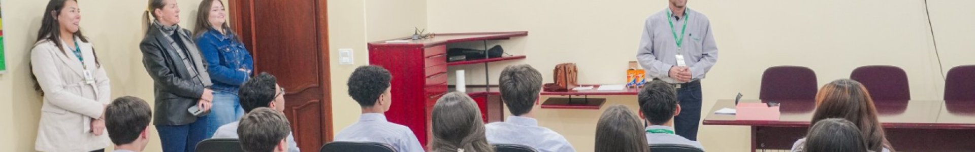 Educação digital e prevenção à violência são temas de palestra na Coagru