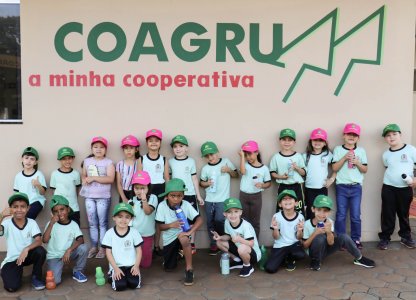 Coagru recebe a visita de crianças do Cmei Nil Pereira