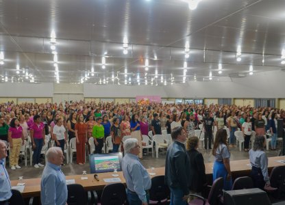 Padre Ezequiel abrilhanta o 20º Encontro de Mulheres Cooperativistas da Coagru