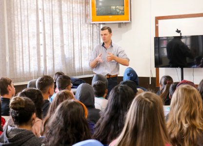 Coagru realiza Palestra Educativa em Escola