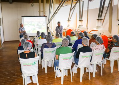 Coagru realiza visita para o Coopermulher no Moinho de Trigo