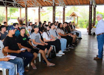 Jovens da Coagru participam do Gincoop