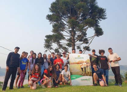 Jovens do Projeto Lidercoop Coagru Concluem Fases Modulares com Treinamento Vivencial de Sucesso