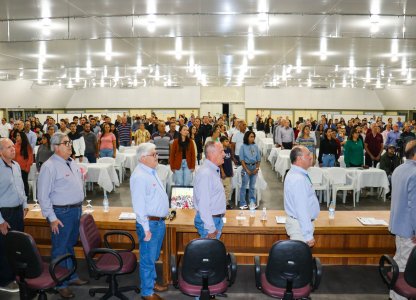 Encontro semestral dos avicultores