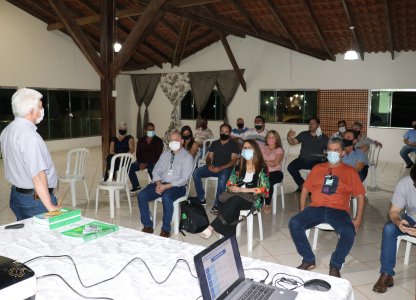 Coagru realiza reuniões com núcleos de avicultores