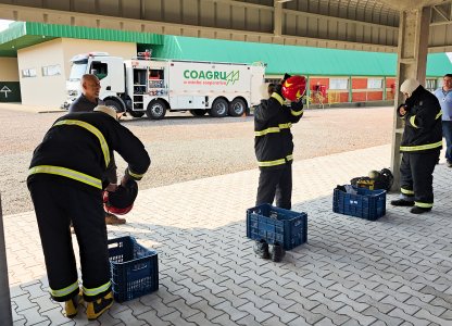 Coagru promove reciclagem para brigadistas