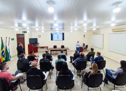 Líderes cooperativistas da Argentina visitam a Coagru