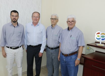 PRESIDENTE DA OCEPAR VISITA A COAGRU