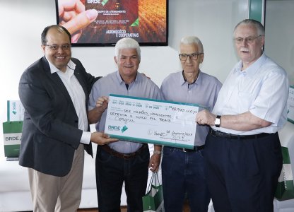 COAGRU ASSINA CONVÊNIO COM O BRDE