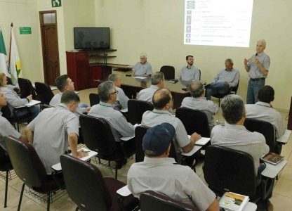 COAGRU APRESENTA RESULTADOS DE METAS EM REUNIÃO COM GESTORES