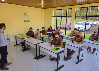 Coagru qualifica mais uma turma de granjeiros