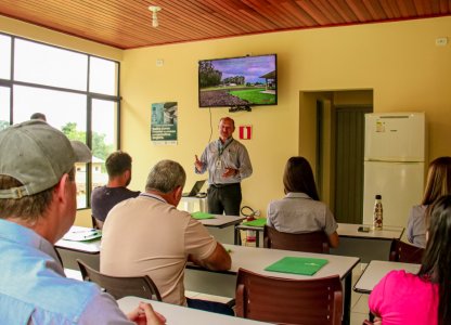 Granjeiros participam de treinamento sobre Manejo de Verão e Ambiência