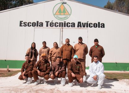 Coagru promove formação para granjeiros em atividade