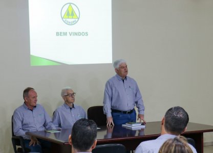 Reunião estratégica avalia metas, resultados e investimentos