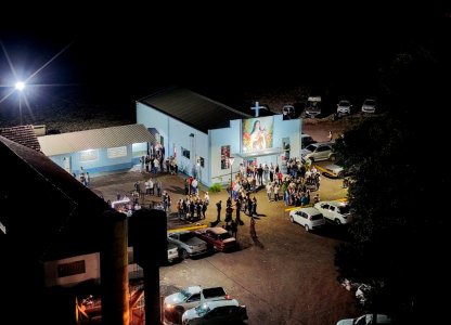 carreata-abre-novena-de-santa-teresinha-e-reune-centenas-de-fieis