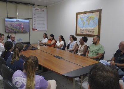 Diretores de escolas de Ubiratã visitam a Unitá