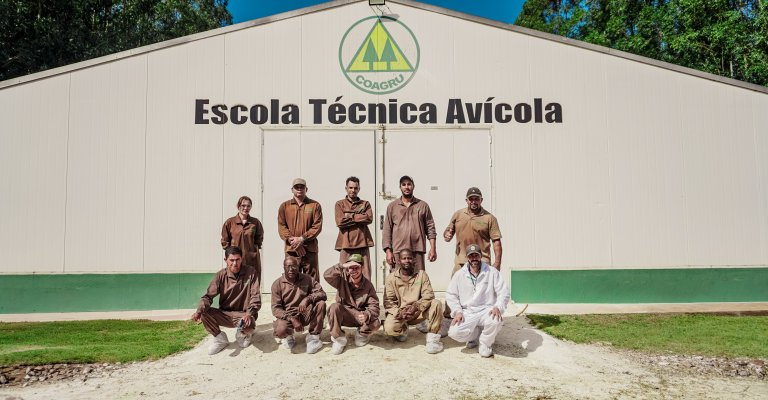 Coagru inicia formação para novos granjeiros e reforça capacitação na avicultura