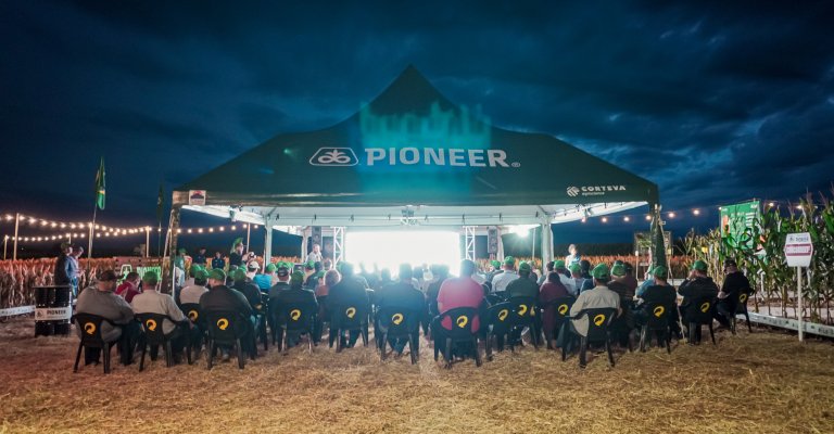 Área Polo Pioneer reúne produtores e equipe técnica em Ubiratã