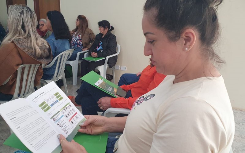 Orientação sobre o uso correto de EPIs na aplicação agrícola