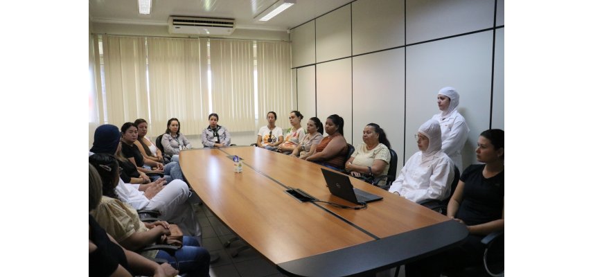 Mulheres avicultoras e granjeiras visitam a Unitá