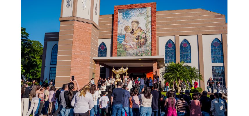 Procissão de Corpus Christi reúne comunidade em manifestação de fé