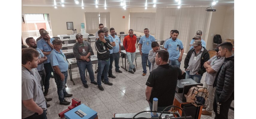 Empresa parceira Adecar oferece treinamento sobre rolamentos a colaboradores da Coagru