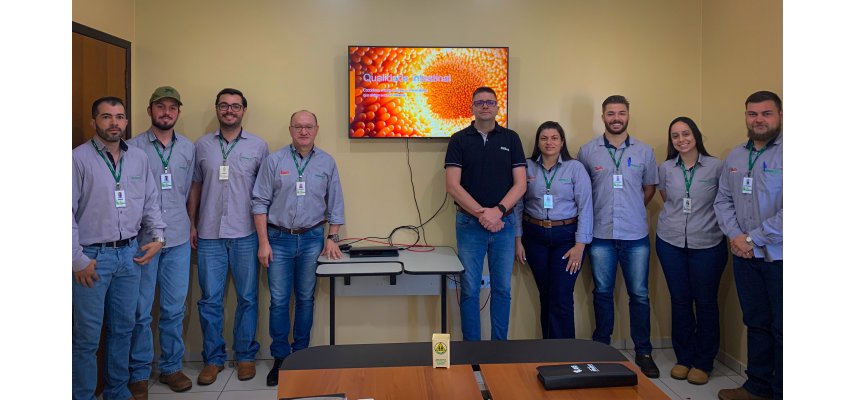 Treinamento de Necropsia para equipe técnica da Unidade Avícola da Coagru