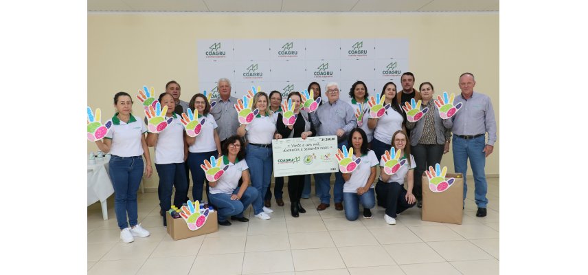 Ação do Dia de Cooperar com o apoio do Coopermulher beneficia a Santa Casa de Ubiratã