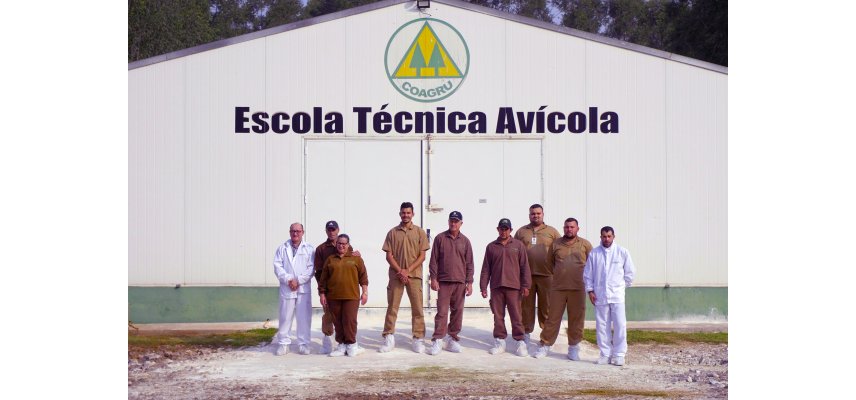 Escola Avícola: atualização de práticas e conhecimentos para granjeiros