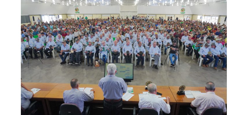 Coagru realiza 50ª Assembleia Geral Ordinária com homenagens e planejamento para o futuro