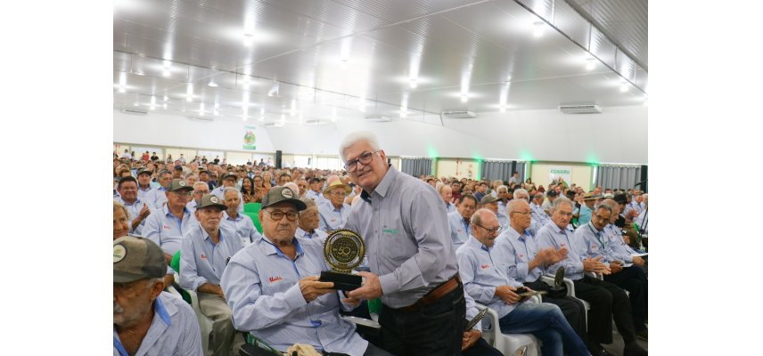 Sócios fundadores que ainda estão com matrícula ativa na Coagru recebem homenagem 