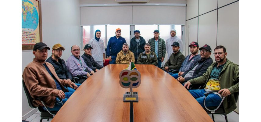 Visita técnica à Unitá amplia conhecimentos sobre biosseguridade na avicultura