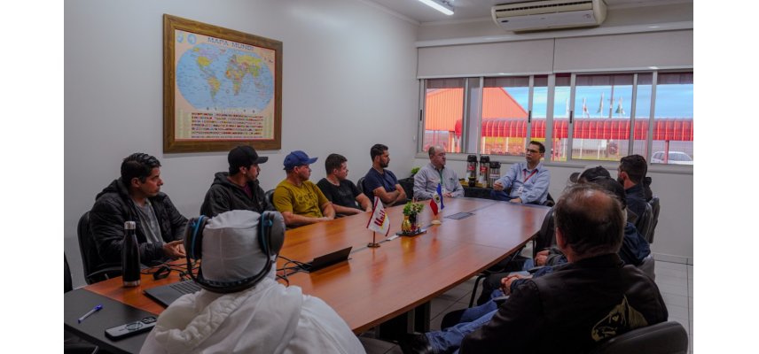 Avicultores e granjeiros fortalecem conhecimentos em visita à Unitá