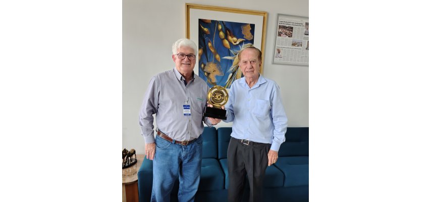 Presidente da Coagru visita a Coamo