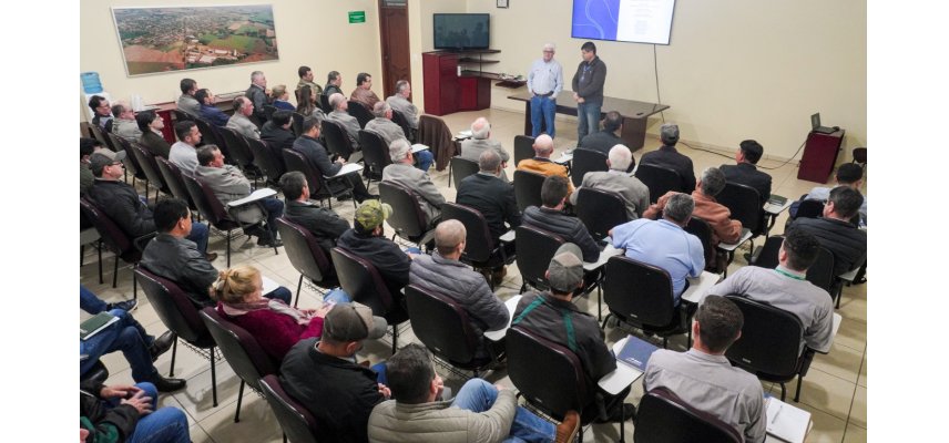 Coagru recebe representantes da Ocepar em reunião do Programa de Autogestão