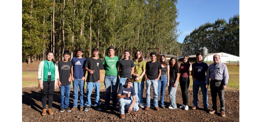 Lidercoop Fase II realiza visitas técnicas às unidades e indústrias da Coagru