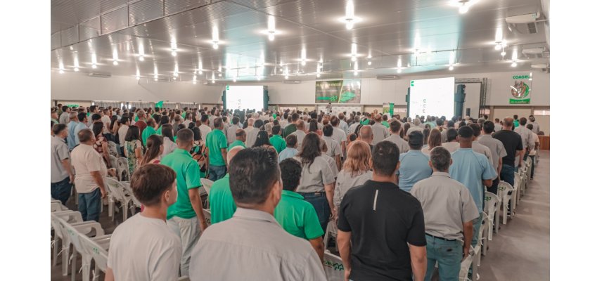 Famílias da Coagru participam de encontro com Léo Farah