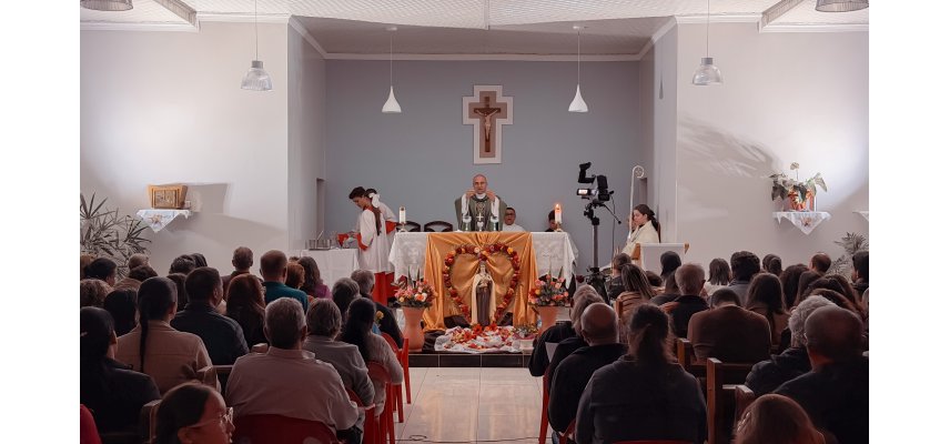 Coagru apoia novena de Santa Teresinha em Ubiratã