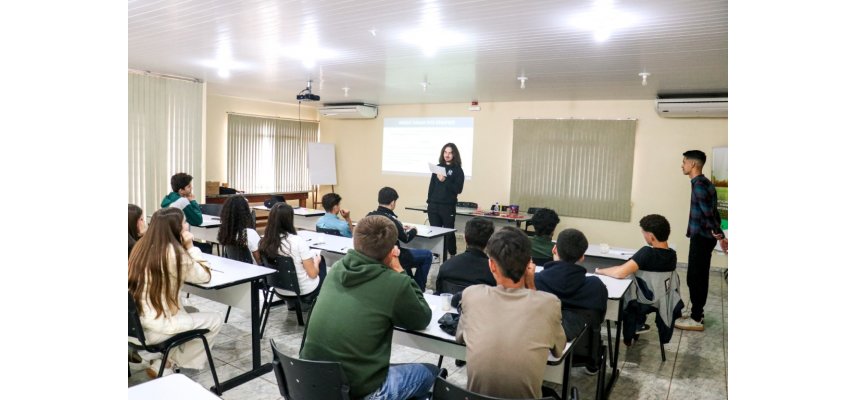 Jovens do LiderCoop  Fase II participam de curso sobre Inovação no Agronegócio