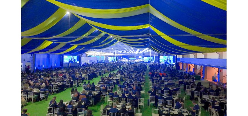 Coagru marca presença em grande encontro cooperativista em Carambeí