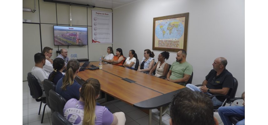 Diretores de escolas de Ubiratã visitam a Unitá