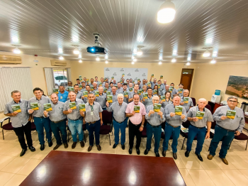 Diretoria apresenta às lideranças o manual de boas práticas no uso de defensivos agrícolas